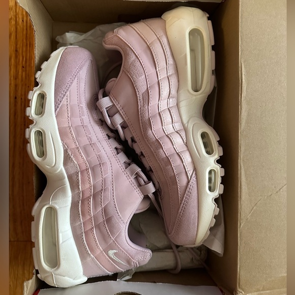NIB*Womens NIKE AIR MAX 95 Premium *size 7 - Picture 2 of 13